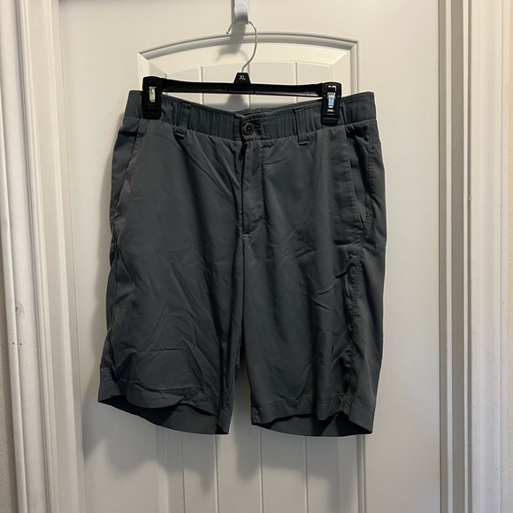 Under Armour Men's Charcoal Flat Front Shorts - Picture 1 of 3